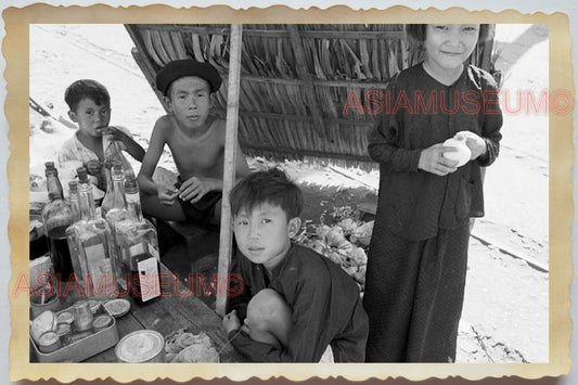 50s Vietnam War Indochina Children Boy Girl Liquor Beer Street Vintage Photo 434