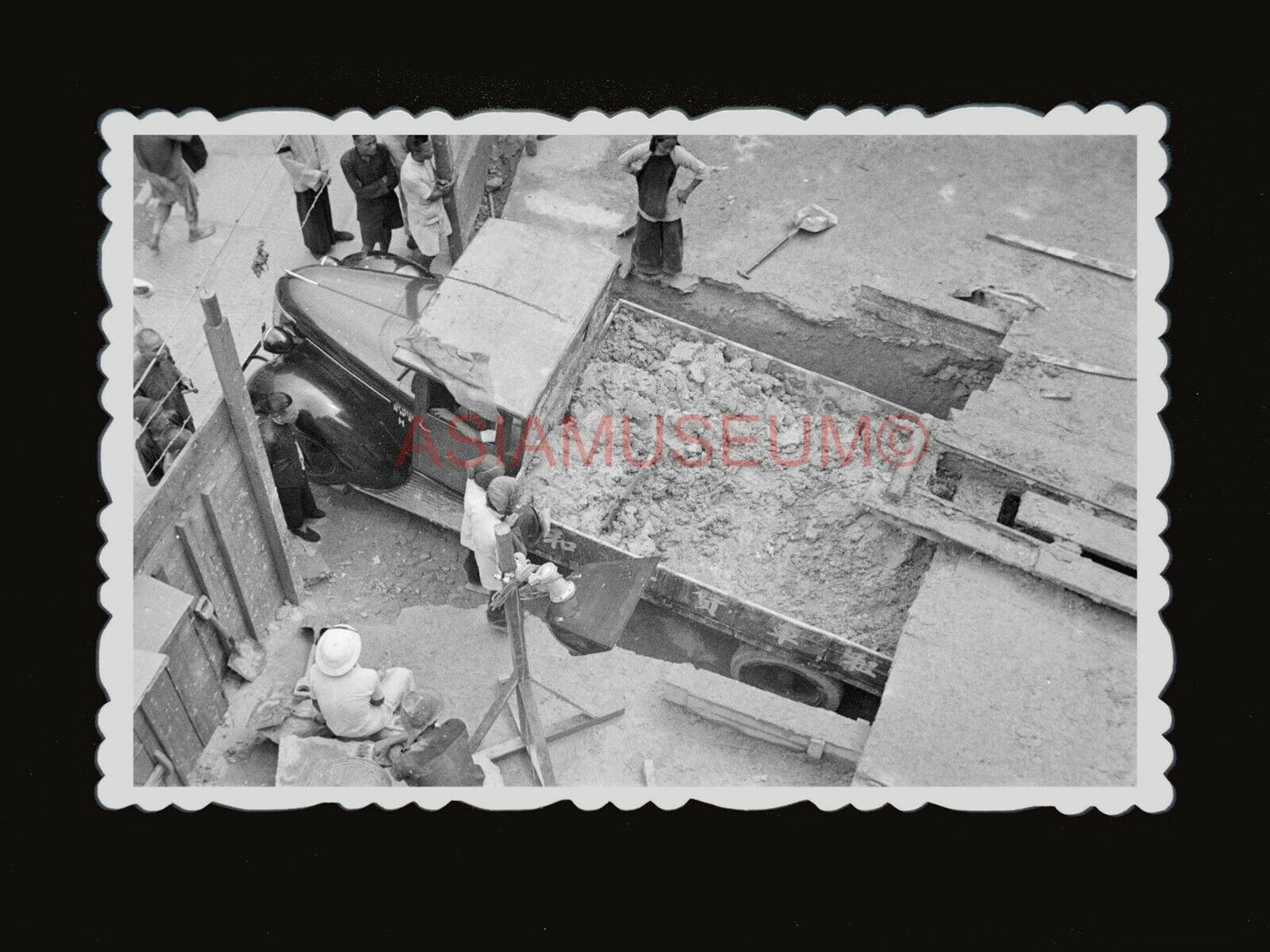 1940s Construction Truck Worker Coolie Labor Man British Hong Kong Photo #1463