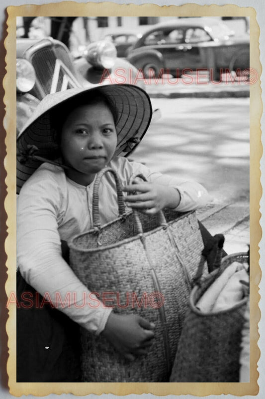 50s Vietnam SAIGON STREET SCENE WOMEN PORTRAIT BASKET HAT WAR Vintage Photo 983