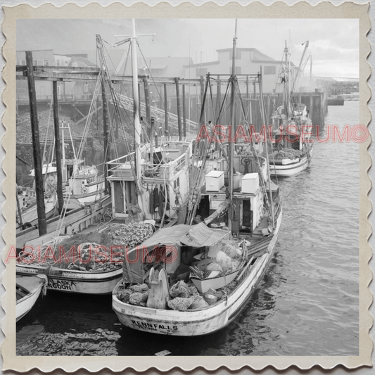 50s KETCHIKAN BOROUGH ALASKA TOTEM POLE SHIP BOAT HARBOR VINTAGE USA Photo 10682