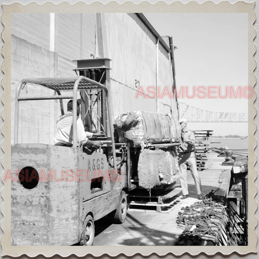 50s NEW ORLEANS LOUISIANA CITY MISSISSIPPI DOCK WORKER VINTAGE USA Photo 11120