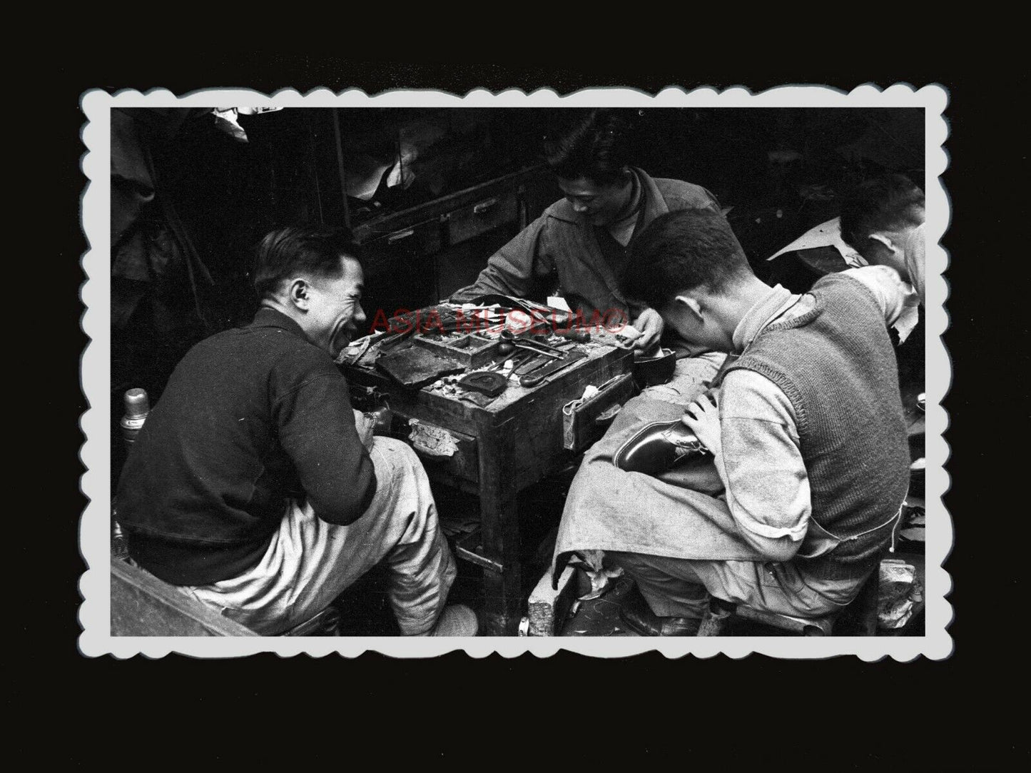 1940s SHOE MAKING SHINE FACTORY ROADSIDE STREET Vintage Hong Kong Photo #1196