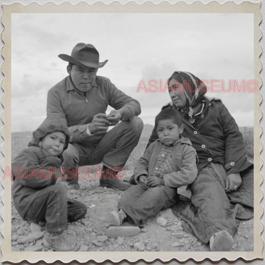 50s NAVAJOLAND NAVAJO ARIZONA NEW MEXICO MEN WOMEN BOY VINTAGE USA Photo 12324