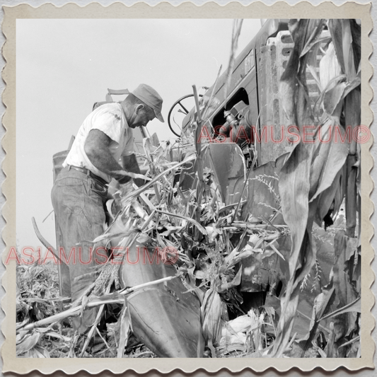 50s BLOOMINGTON MONROE INDIANA INDIANAPOLIS CORN MAN FARM VINTAGE USA Photo 9797