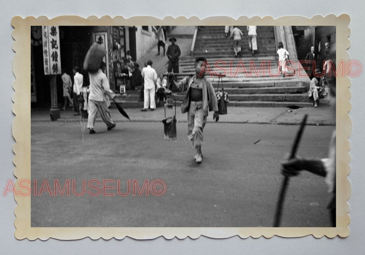 CENTRAL STEPPED POTTINGER STREET SCENE BOY  VINTAGE HONG KONG Photo 29024 香港旧照片