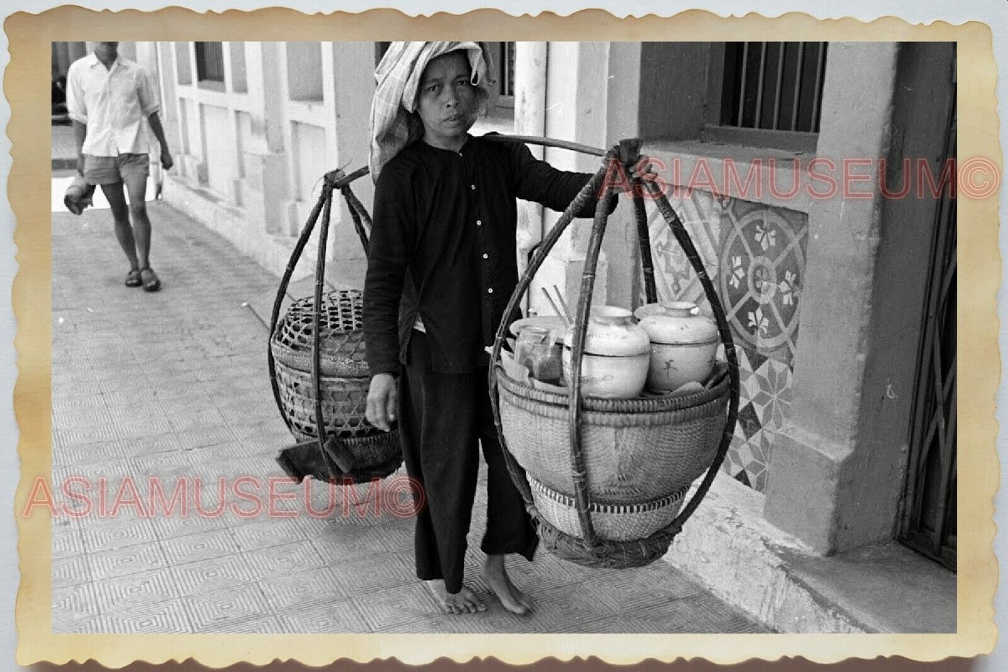 40 Saigon Ho Chi Minh Street Food Vendor Lady Girl Vietnam War Vintage Photo 642