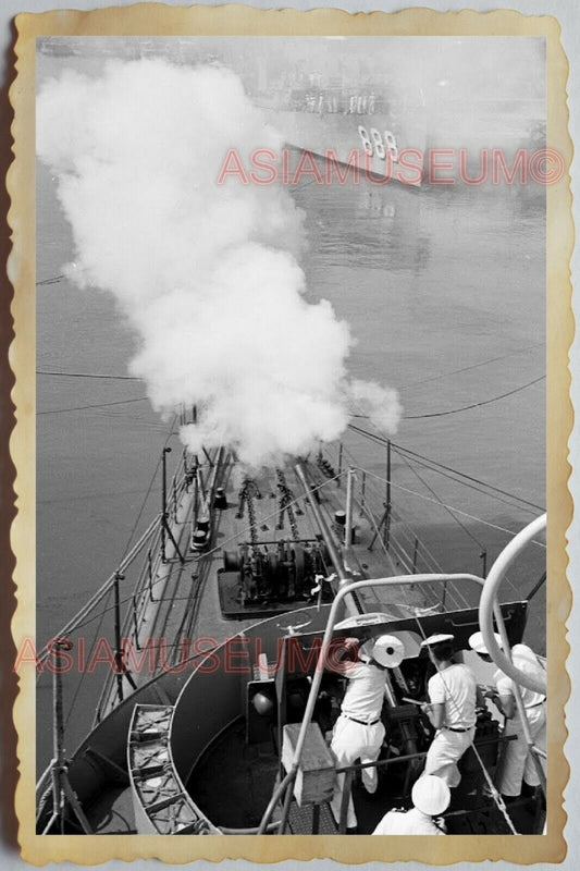 50s Vietnam SAIGON SAILOR NAVY WARSHIP FIRE GUN ANTI AIRCRAFT Vintage Photo 446