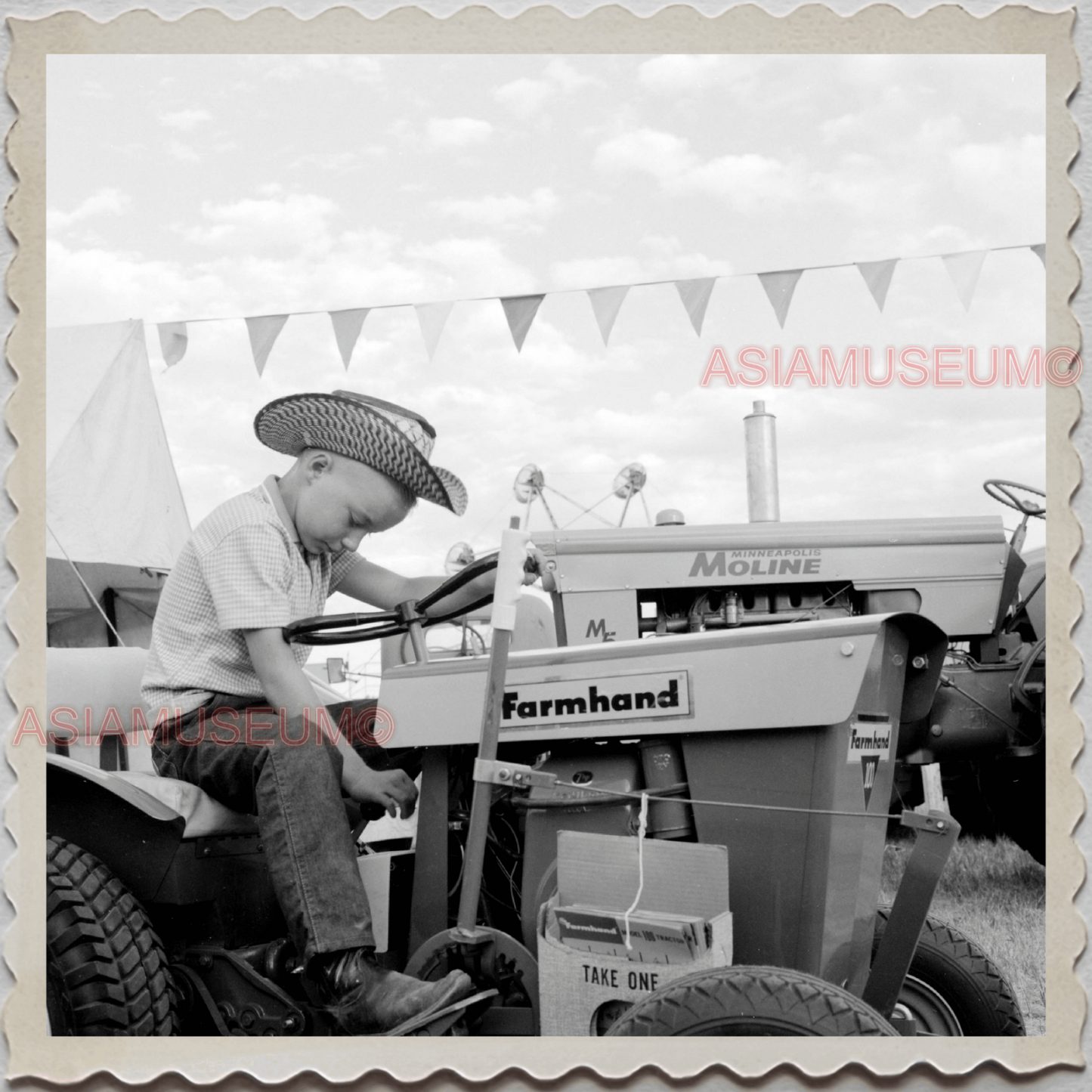 50s BILLINGS MONTANA FAIR YELLOWSTONE RIVER COWBOY TRACTOR OLD USA Photo 8387