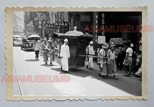 MAN CAR STREET SCENE SEDAN CHAIR DES VOEUX VINTAGE HONG KONG Photo 23489 香港旧照片