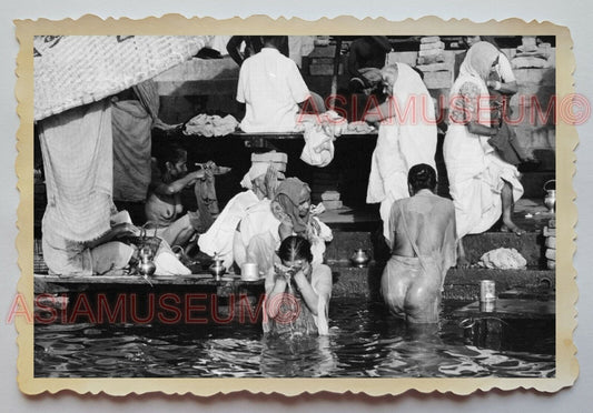 1940s KOLKATA GANGES HOLY RIVER SEXY WOMEN LADY WASH  Vintage INDIA Photo #1125