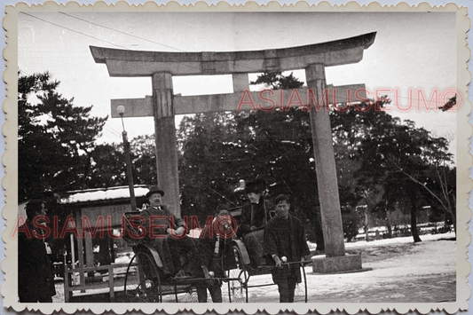 WW2 50s JAPAN KAMAKURA TORII SHRINE TEMPLE RICKSHAW WESTERN Vintage Photo #17290