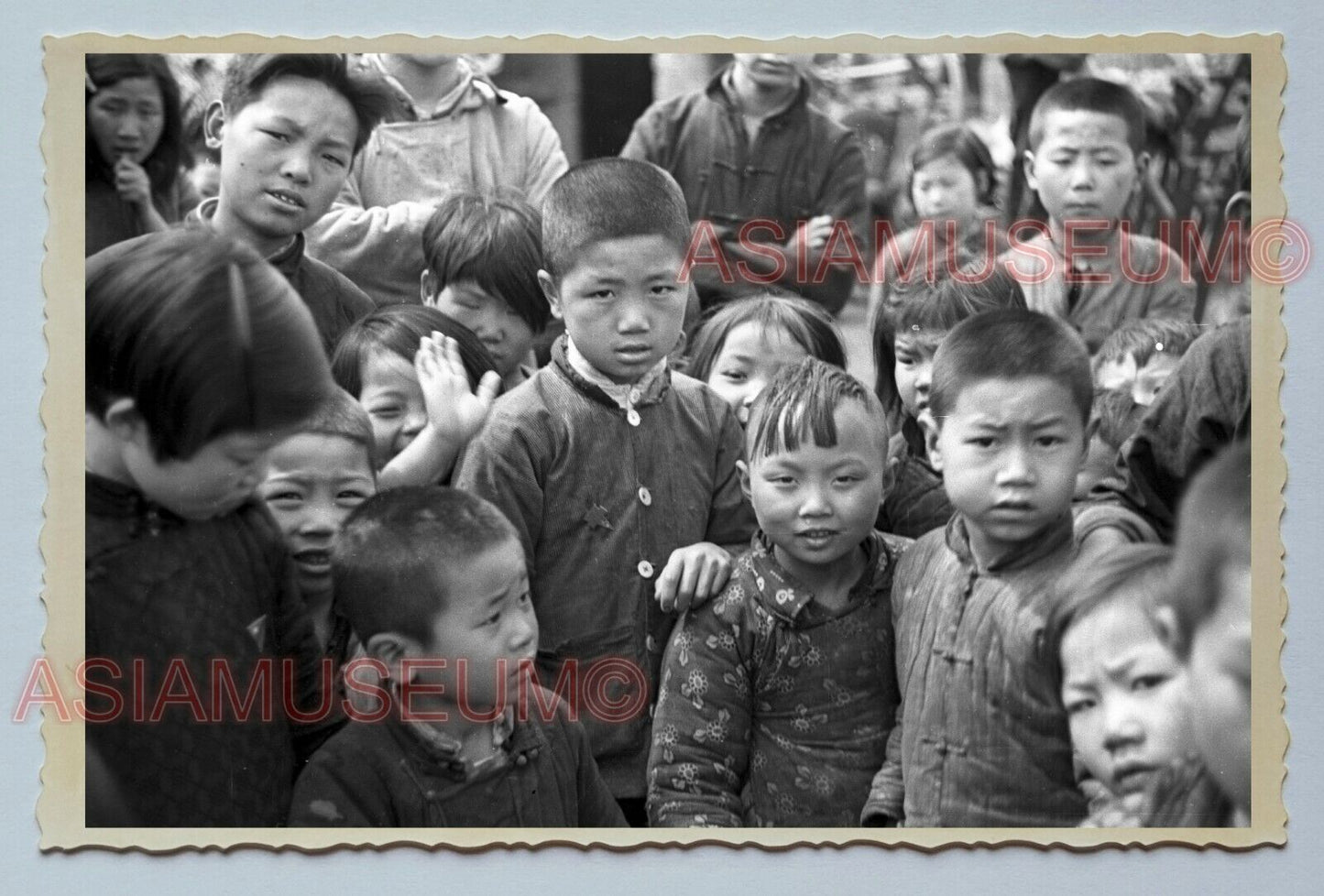 1940s CHILDREN BOY GIRL PORTRAIT B&W Vintage China Shanghai Photo #175 中国上海老照片