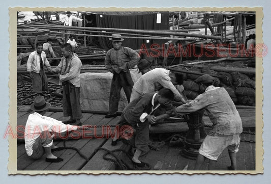 LABORER WORKER PIER HARBOR SHIP BOAT Vintage China SHANGHAI Photo #3671 中国上海老照片