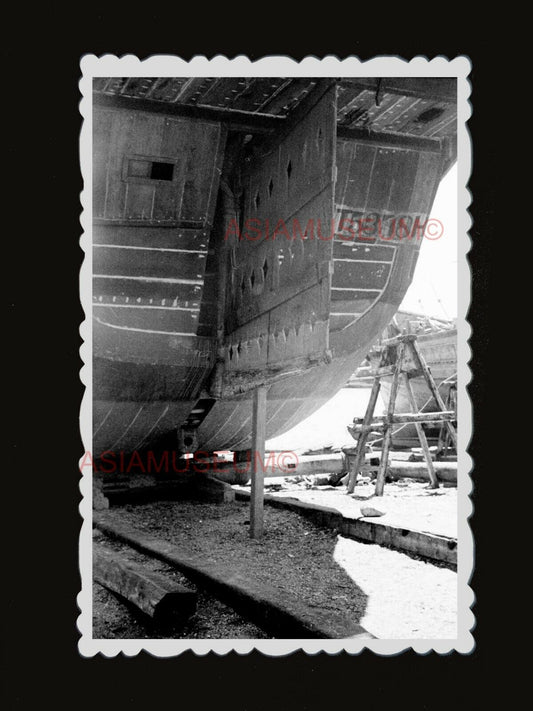 1940s WW2 Chinese Ship Repair Engine Vintage B&W Old Hong Kong Photograph #1613