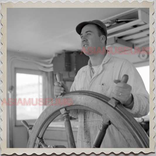 50s DULUTH PORT LAKE SUPERIOR MINNESOTA CAPTAIN SHIP OLD USA AMERICA Photo 11245