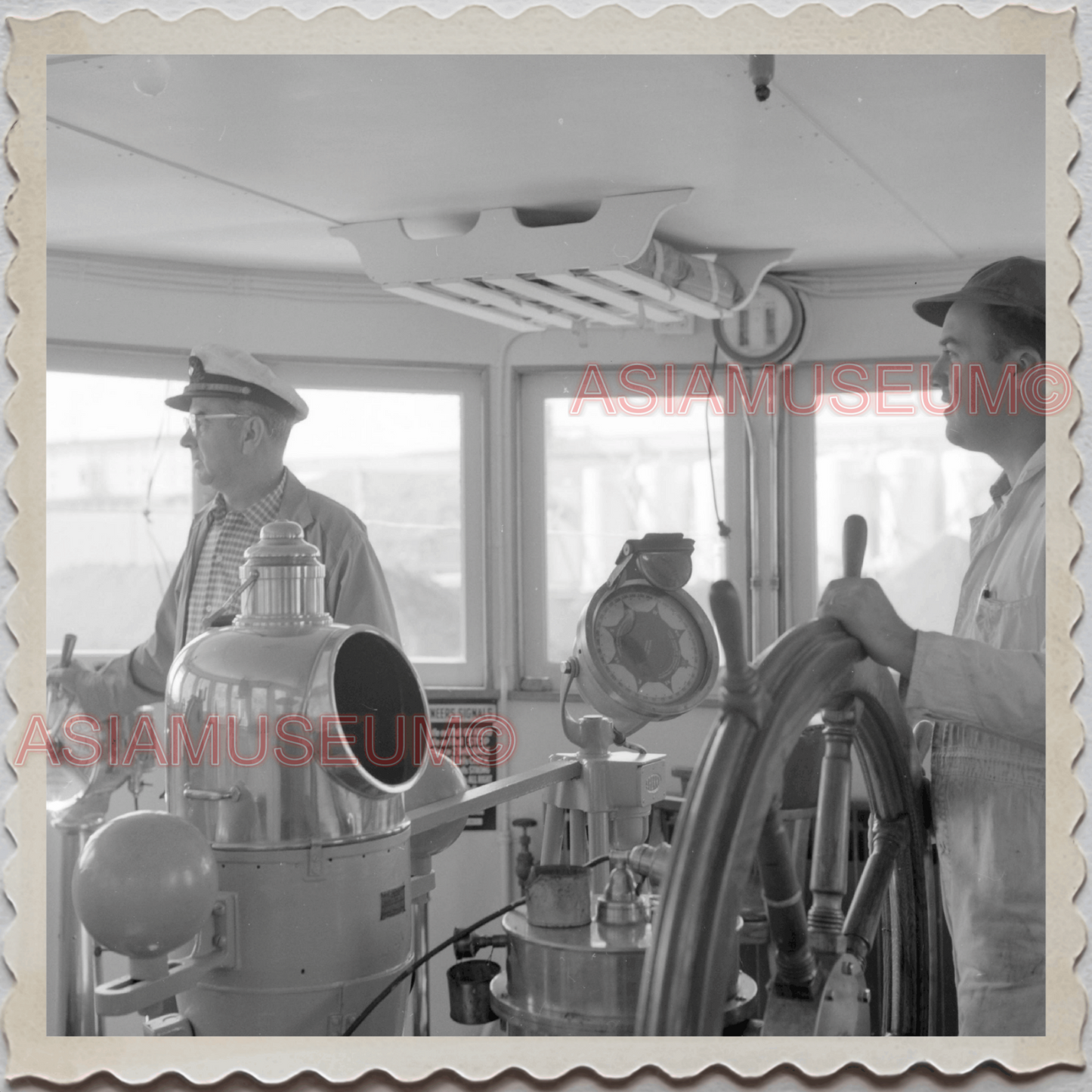 50s DULUTH PORT LAKE SUPERIOR MINNESOTA CAPTAIN SHIP OLD USA AMERICA Photo 9904