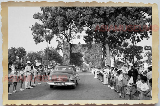 50s Vietnam War Saigon Car Children USA Flag Parade Street Vintage Photo #498