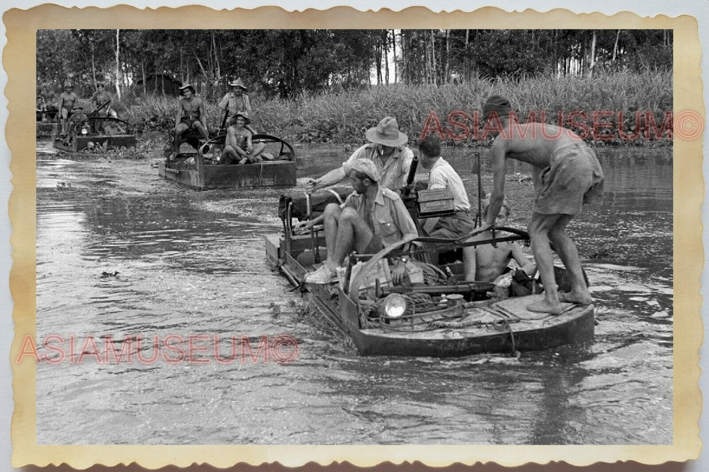 50s Indochina Vietnam Army Topless Man Soldier Boat River War Vintage Photo 1335