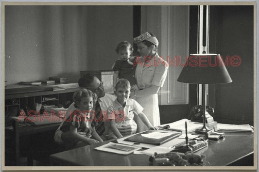 1940s LIFE Westerm Women Boy HONG KONG VINTAGE PHOTO POSTCARD RPPC 837 香港舊照片明信片