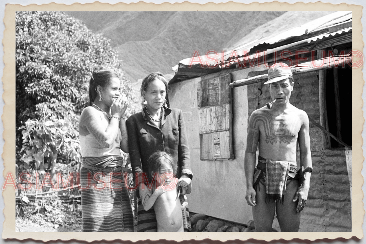 50s PHILIPPINES LUZON IFUGAO BANAUE TRIBE WOMEN TATTOO HOUSE Vintage Photo 24385