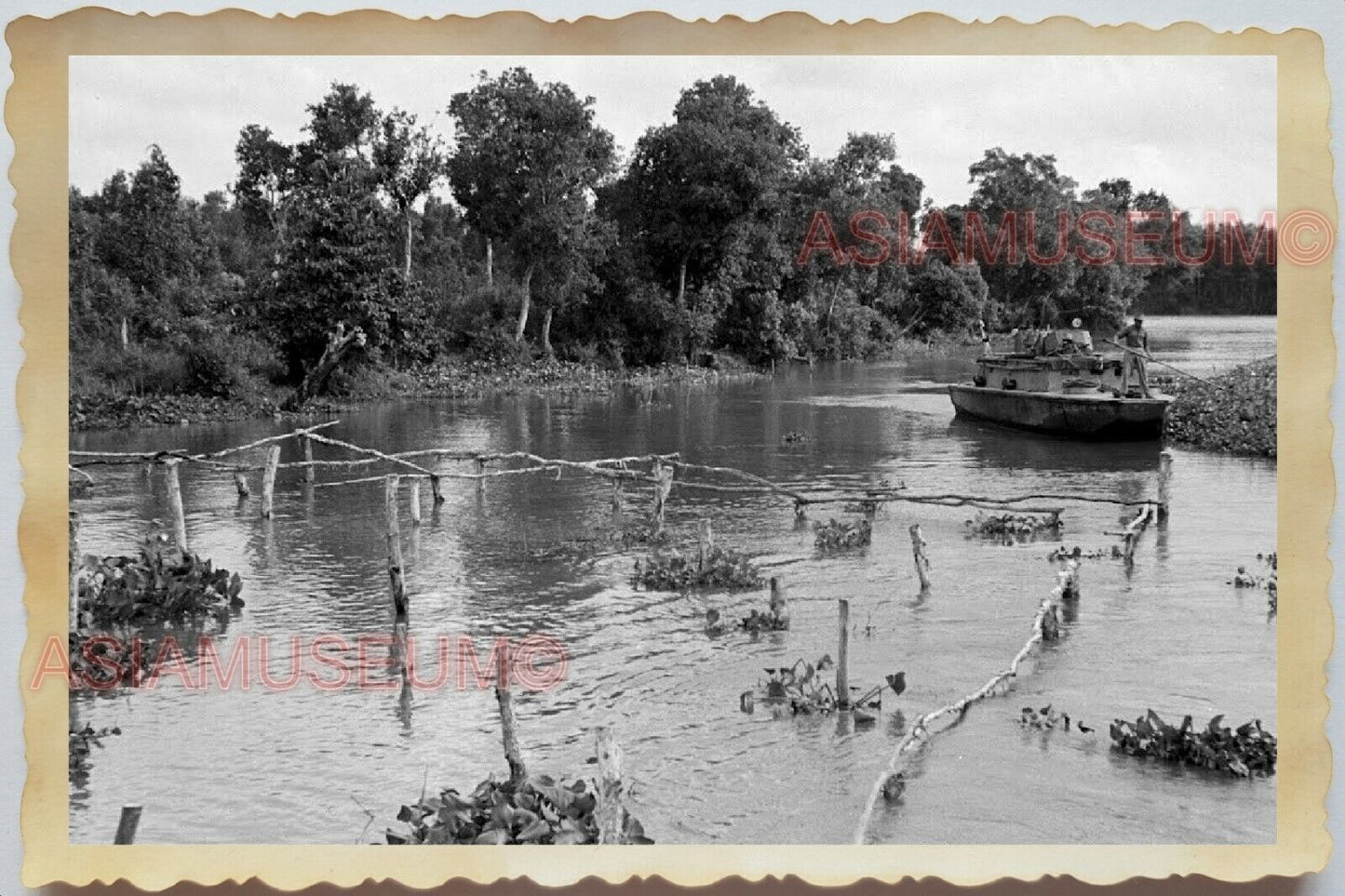 50s Vietnam SAIGON RIVER BOAT ARMY SOLDIER GUARD PATROL WAR Vintage Photo #1715