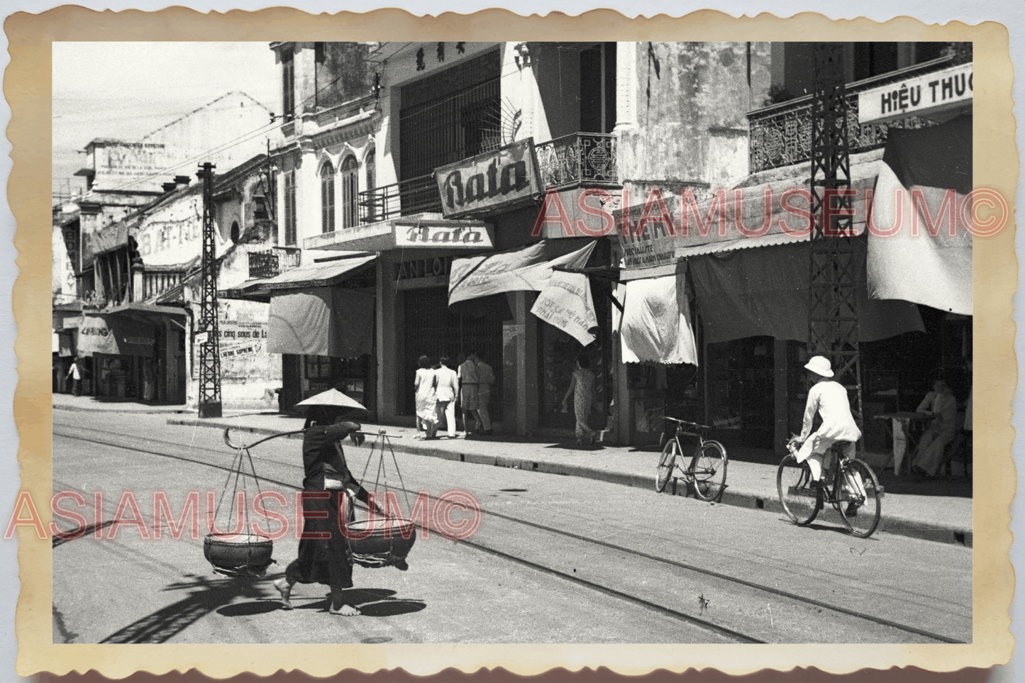 40s Vietnam HANOI STREET WOMEN FRENCH BUILDING RAIL TRACK Vintage Photo 04350