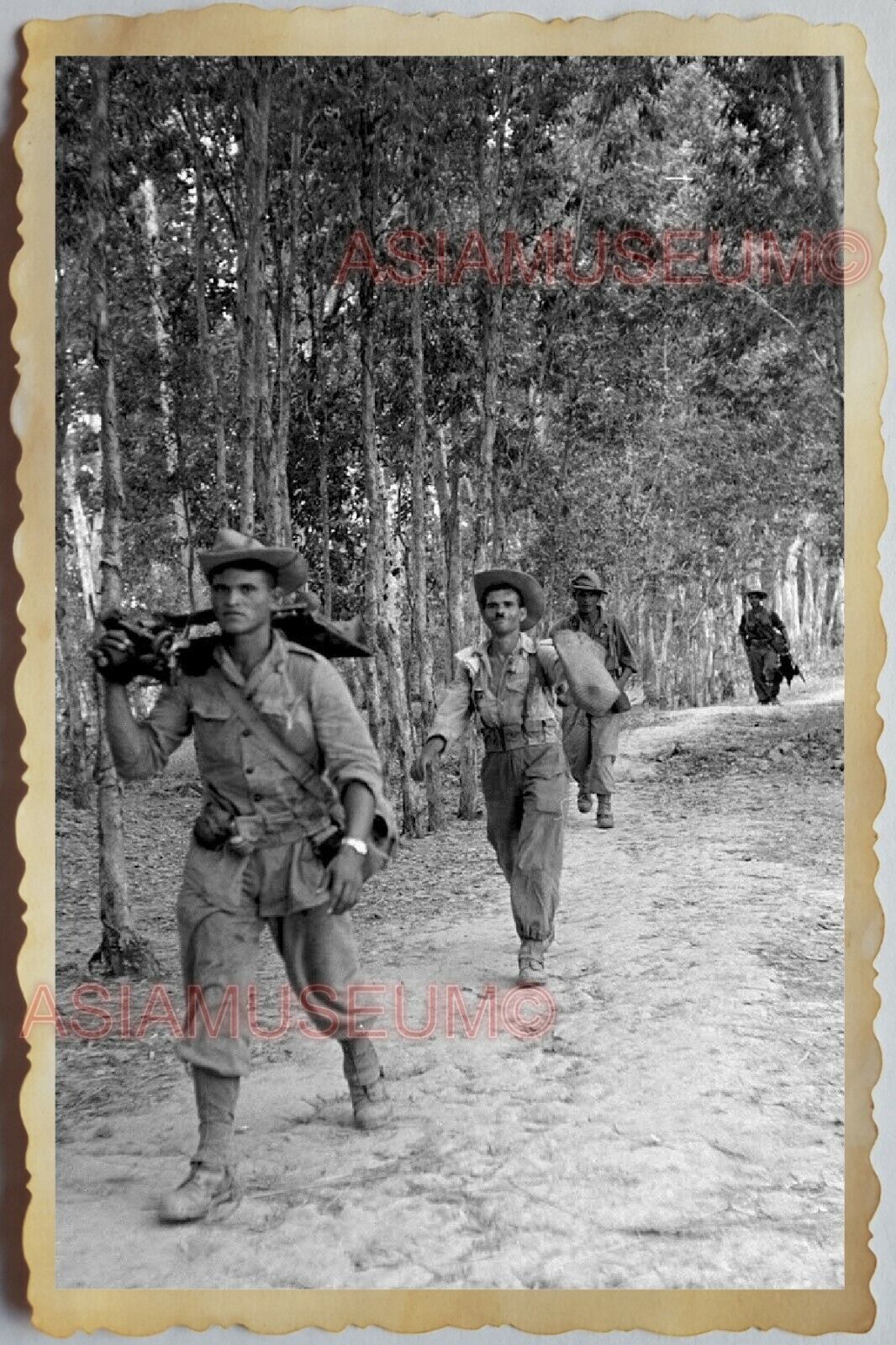 50s Vietnam SAIGON JUNGLE FOREST ARMY SOLDIER WAR GUN RIFLE Vintage Photo 420