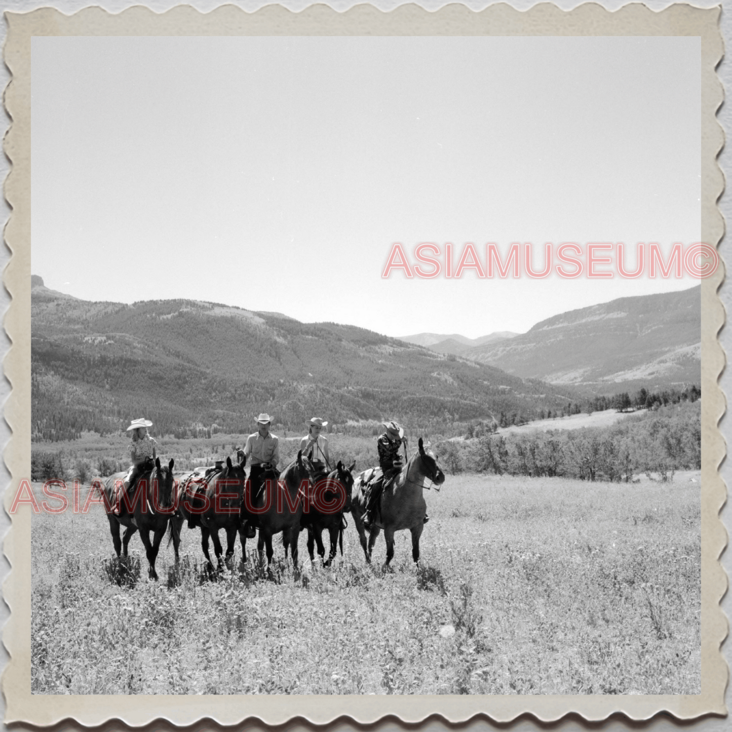 50s AUGUSTA KRONE RANCH COWBOY GROUP HORSE VINTAGE OLD USA AMERICA Photo S9939