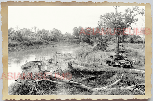 40s WW2 Vietnam FRENCH NAVY SOLDIER JEEP TRUCK BOMB RIVER ii Vintage Photo 24689