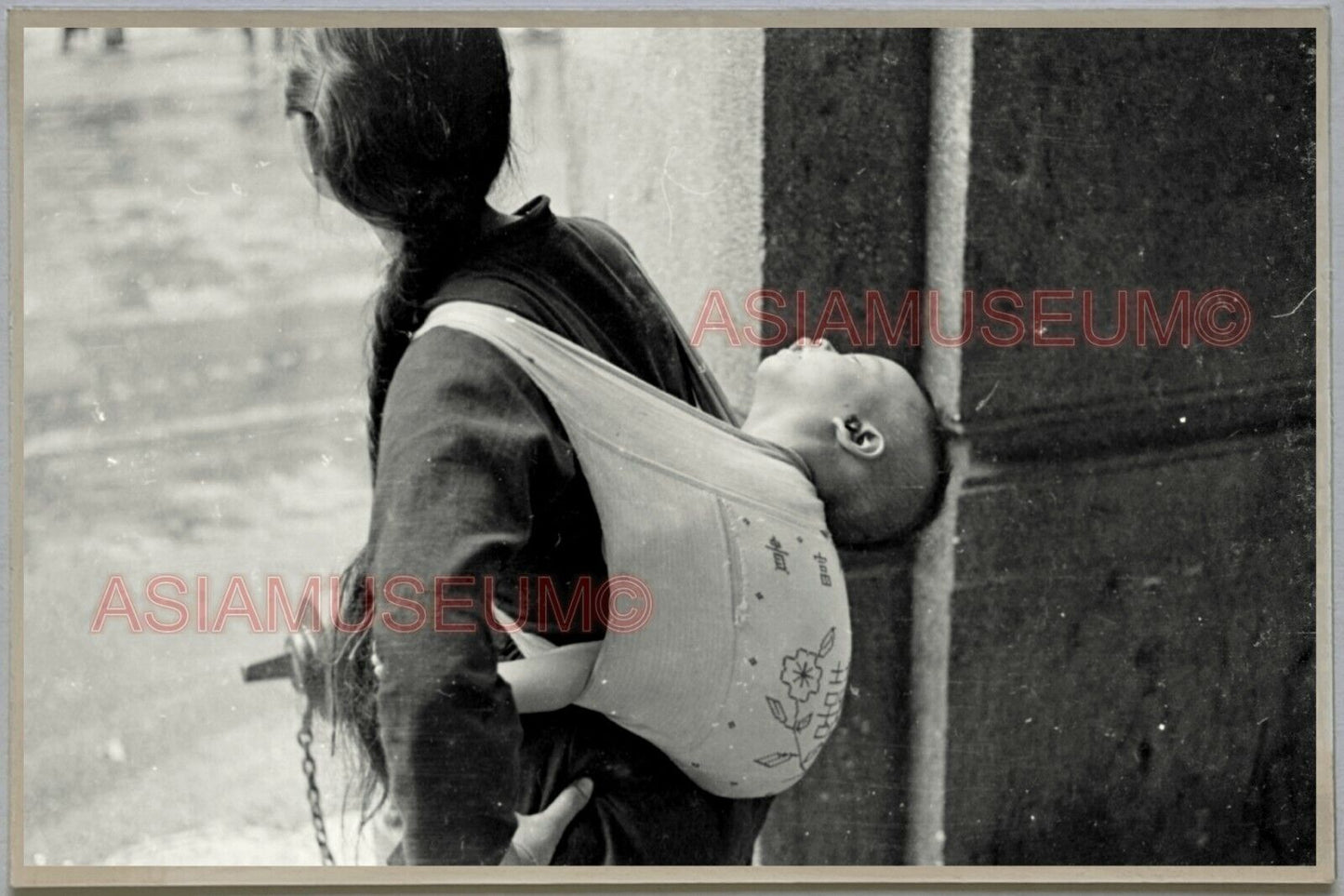 40s Women Carry Baby WW2 War Kowloon Hong Kong Vintage Photo Postcard RPPC #410