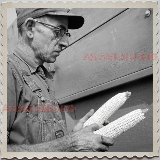 50s BLOOMINGTON MONROE INDIANA INDIANAPOLIS CORN MAN FARMER OLD USA Photo 11226