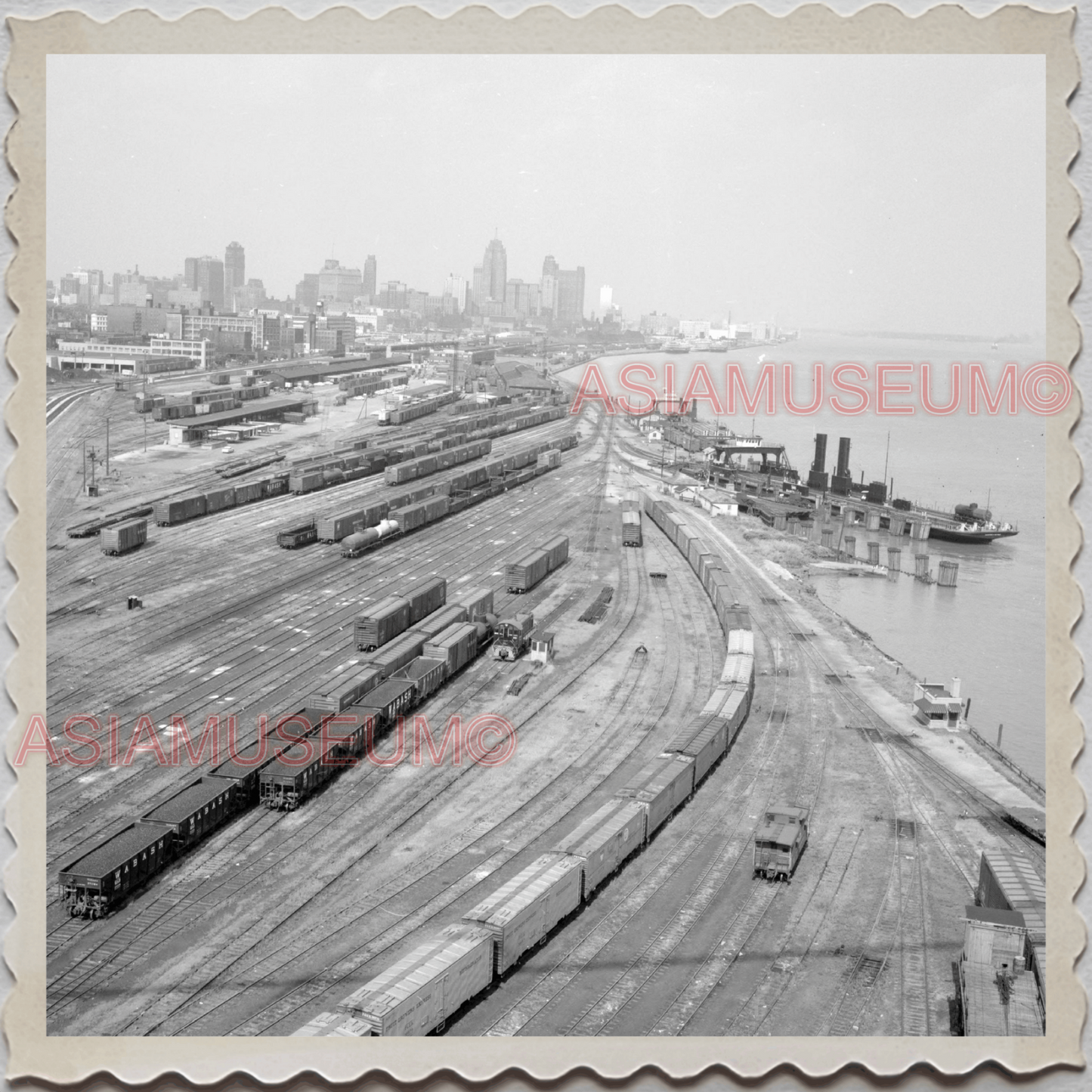 50s DETROIT MICHIGAN WAYNE COUNTY RAIL ROAD TRAINS RIVER VINTAGE USA Photo 10953