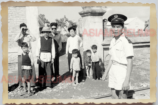 40s WW2 Vietnam VIETNAMESE POLICE VILLAGE CHILDREN BOYS LADY Vintage Photo 27661