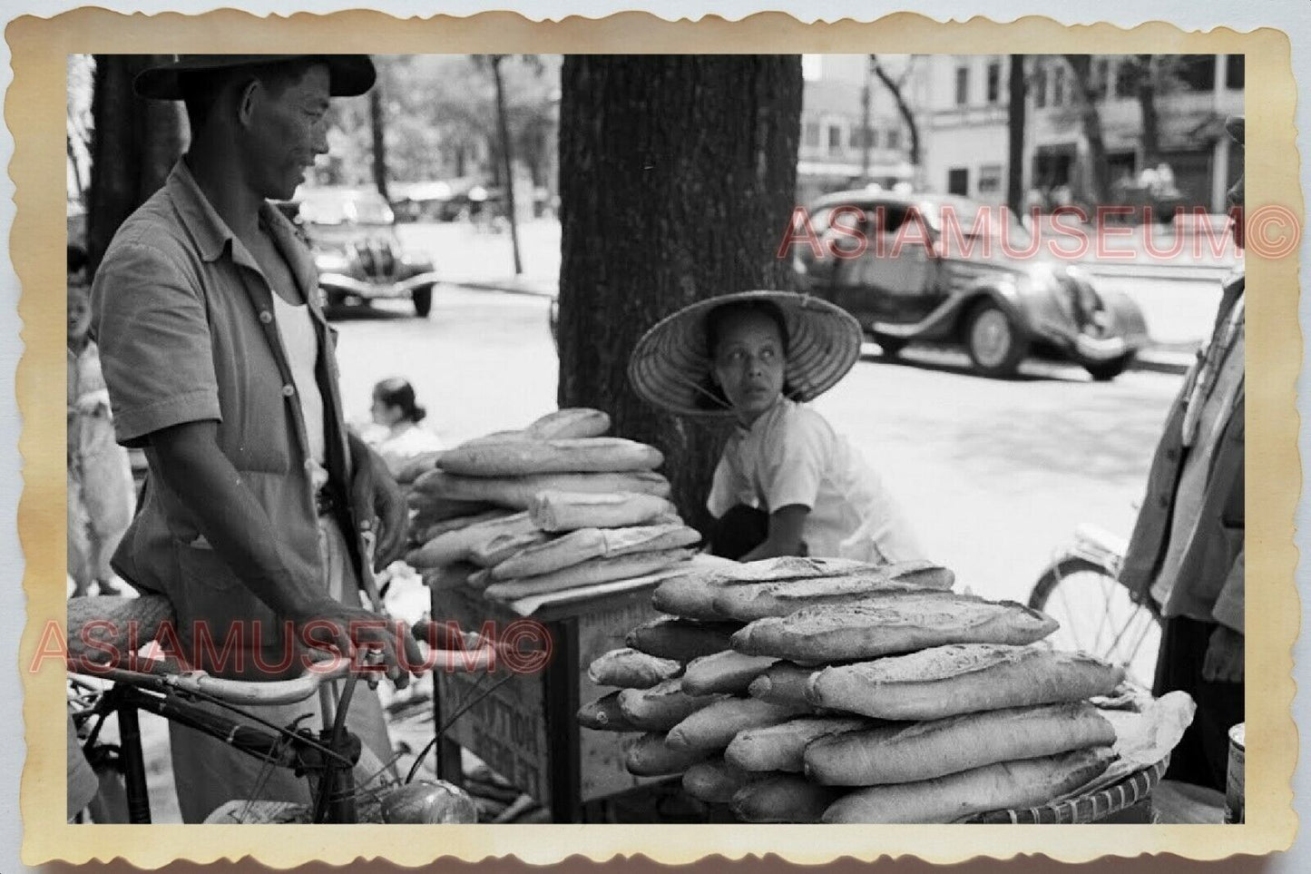 50s Vietnam Saigon Ho Chi Minh Street Scene Bread Women Car Vintage Photo 822