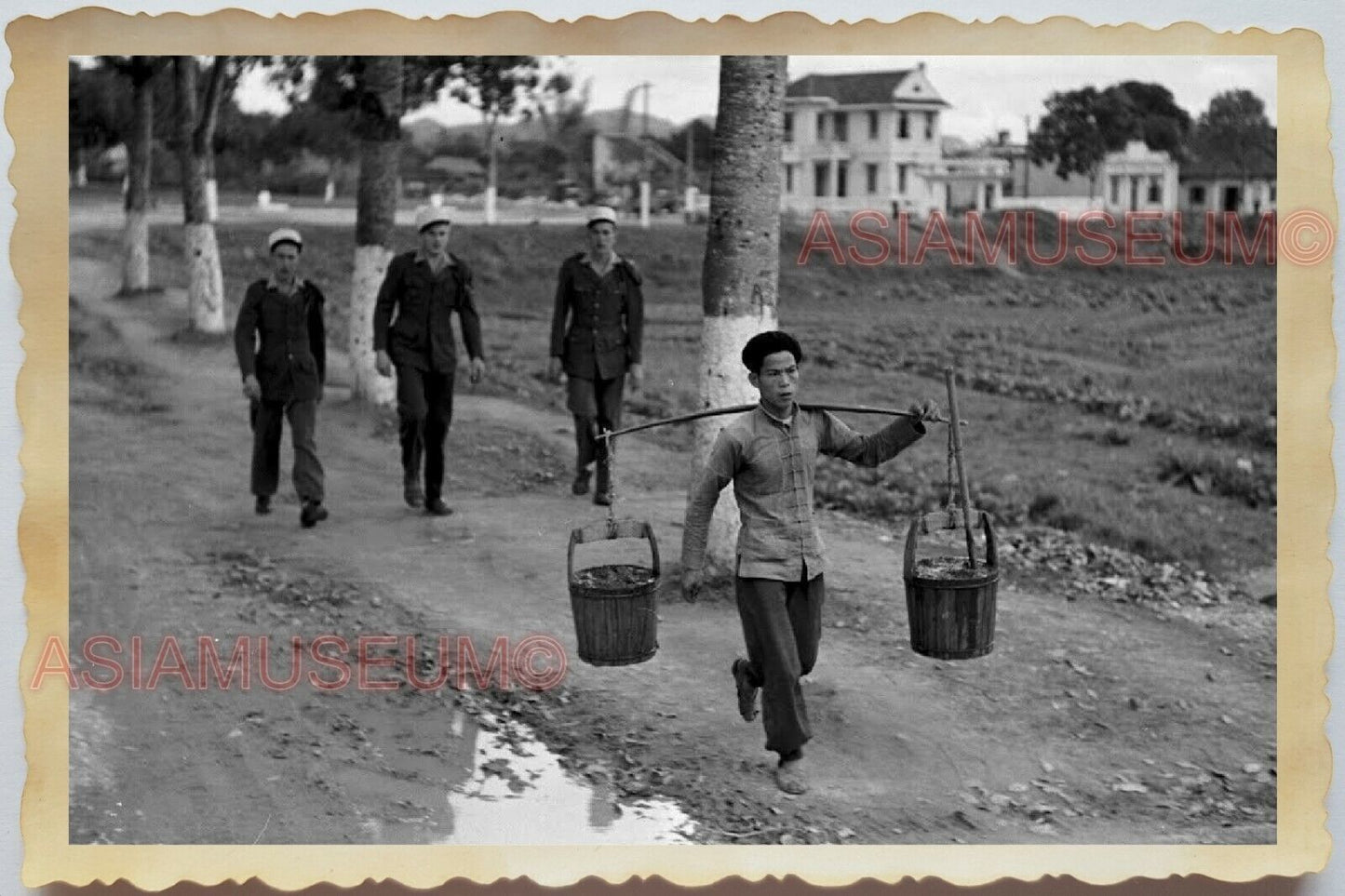 50s Indochina Vietnam Saigon Ho Chi Minh Army Farmer Soldier Vintage Photo #585