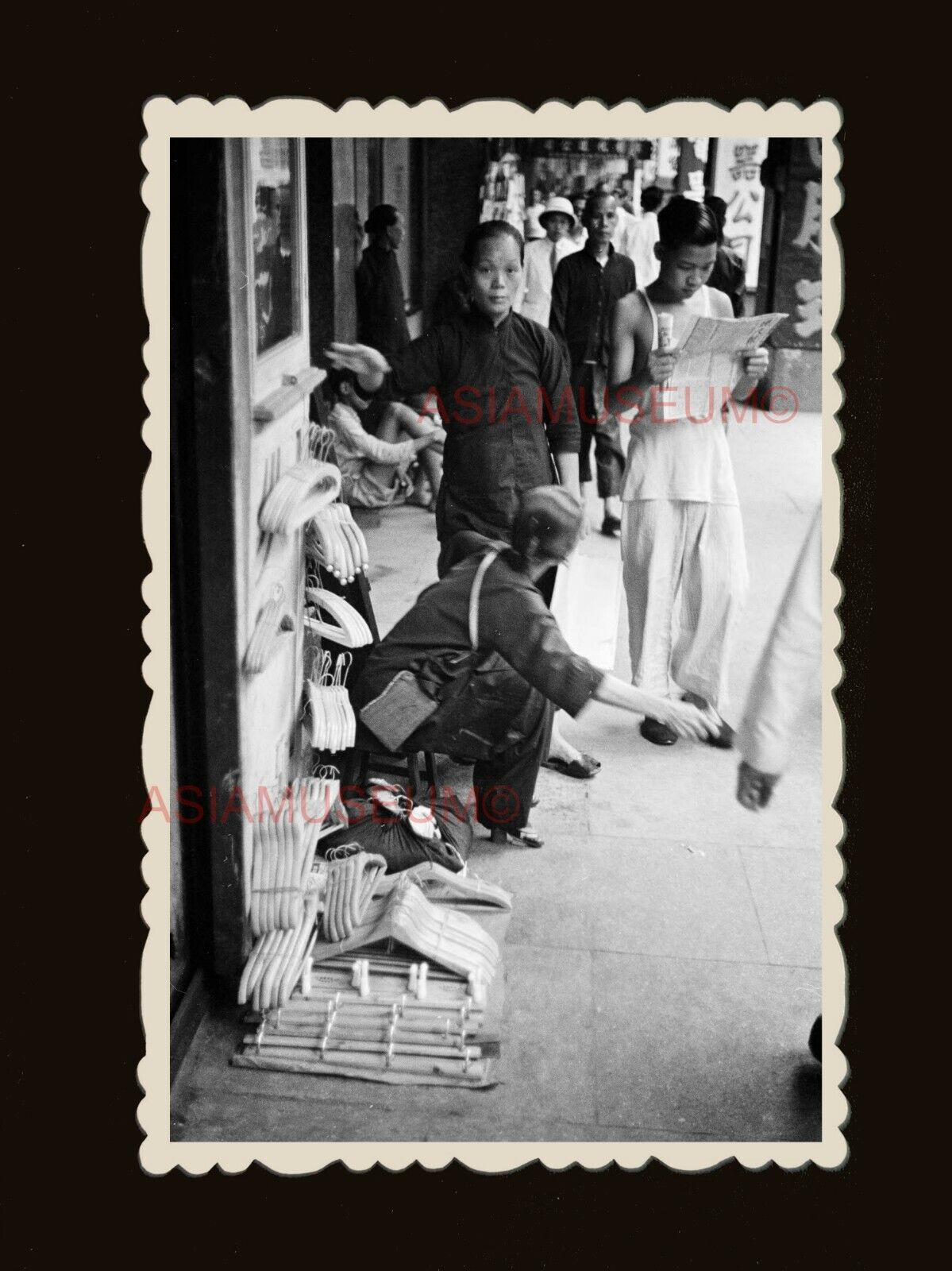 40s Women Street Shop Des Voeux Queen's Road Central Hong Kong Photo 香港旧照片 #1985