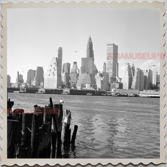 50s MANHATTAN NEW YORK CITY SKYLINE EAST RIVER WATER VINTAGE OLD USA Photo 8537