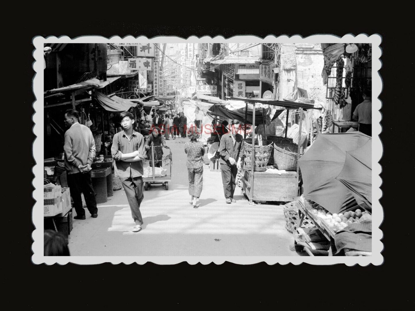 1950s STREET MARKET BASKET EGG WOMEN MAN SIGN AD STALL FAN Hong Kong Photo #1289