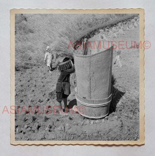 MAN BOY TAI O FARMER VILLAGE PADDY FIELD B&W Vintage Hong Kong Photo 28000 香港旧照片