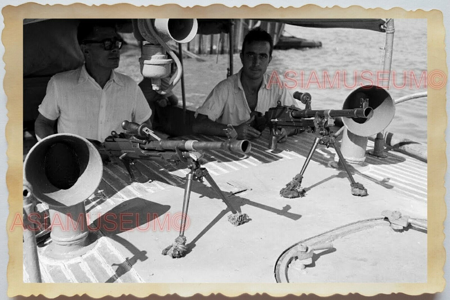 50s Vietnam War Saigon Mekong River Boat Patrol Army Gun Army Vintage Photo 1054