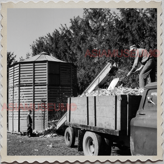 50s LAKE GENEVA WISCONSIN WALWORTH MILWAUKEE FARMER CORN VINTAGE USA Photo 12349