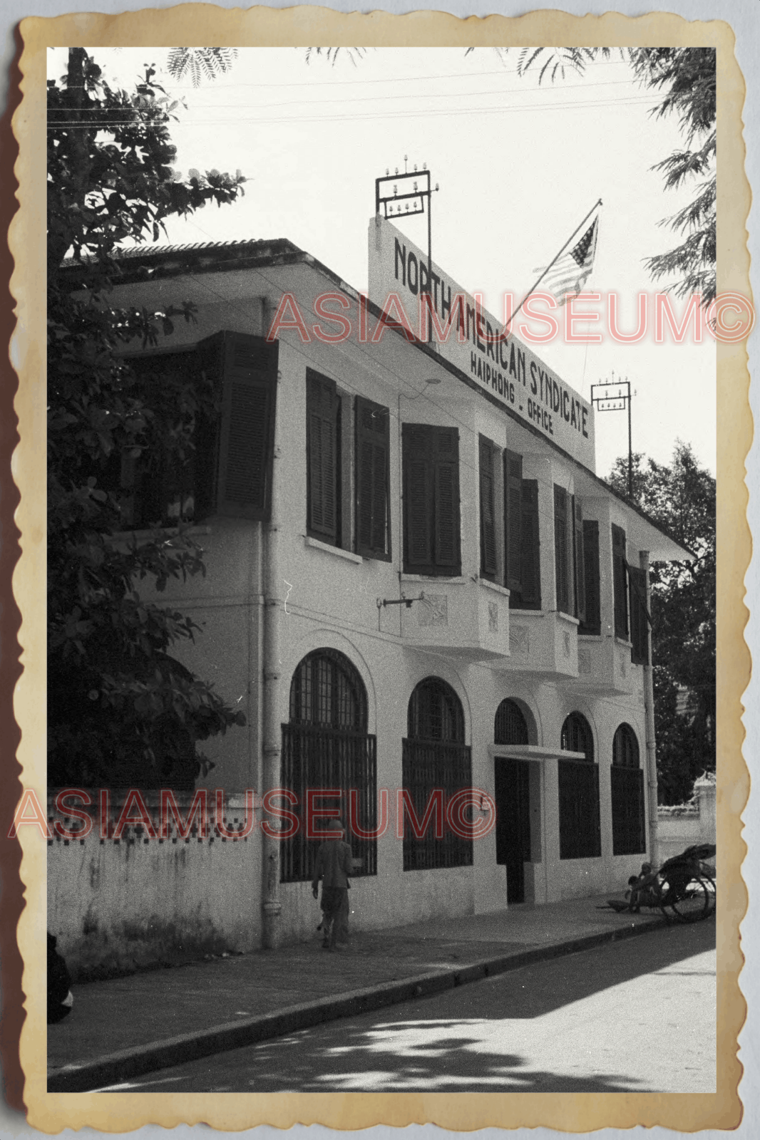 40s Vietnam NORTH AMERICAN SYNDICATE BUILDING USA FLAG HANOI Vintage Photo 04352