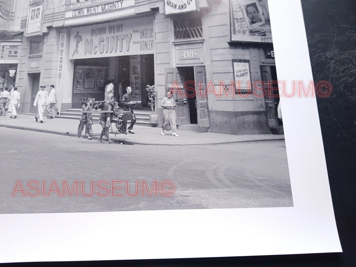 WW2 HONG KONG QUEEN'S THEATER CENTRAL CINEMA STREET SCENE Vintage Photo 香港老照片