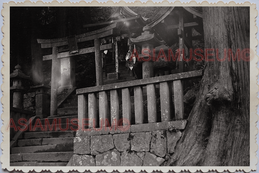 WW2 1950s JAPAN NIKKO TOKYO MOUNTAIN HILL TEMPLE SHRINE PRAY Vintage Photo #7253