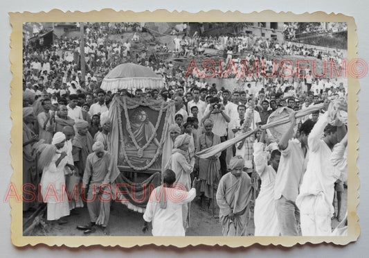 1940s Calcutta GANGES HOLY RIVER PARADE PRAY TEMPLE Vintage INDIA Photo #1122