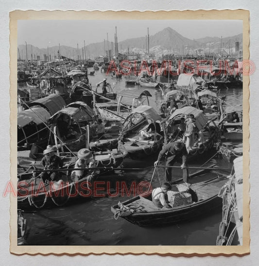 Aberdeen Boathouse Sampan Ship Junk Women  Vintage Hong Kong Photo 香港旧照片 28583