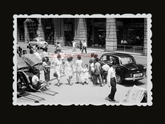 1940s CAR RICKSHAW WOMEN YOUNG GIRL BUILDING STREET Vintage Hong Kong Photo 1047