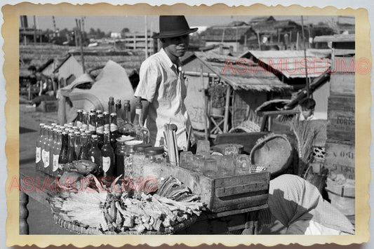 50s Vietnam SAIGON MARKET VENDOR SOFT DRINKS DRIED SEAFOOD Vintage Photo #1672