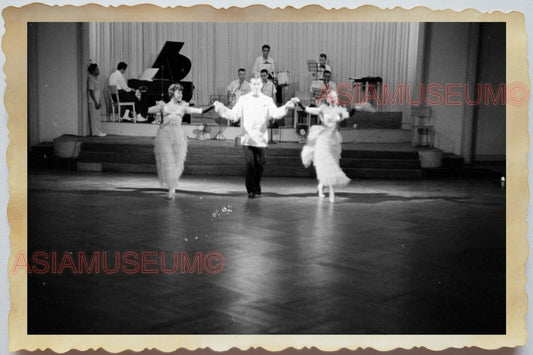 50s Vietnam Saigon Ho Chi Minh Cabaret Dance Sexy Lady Piano Vintage Photo 838