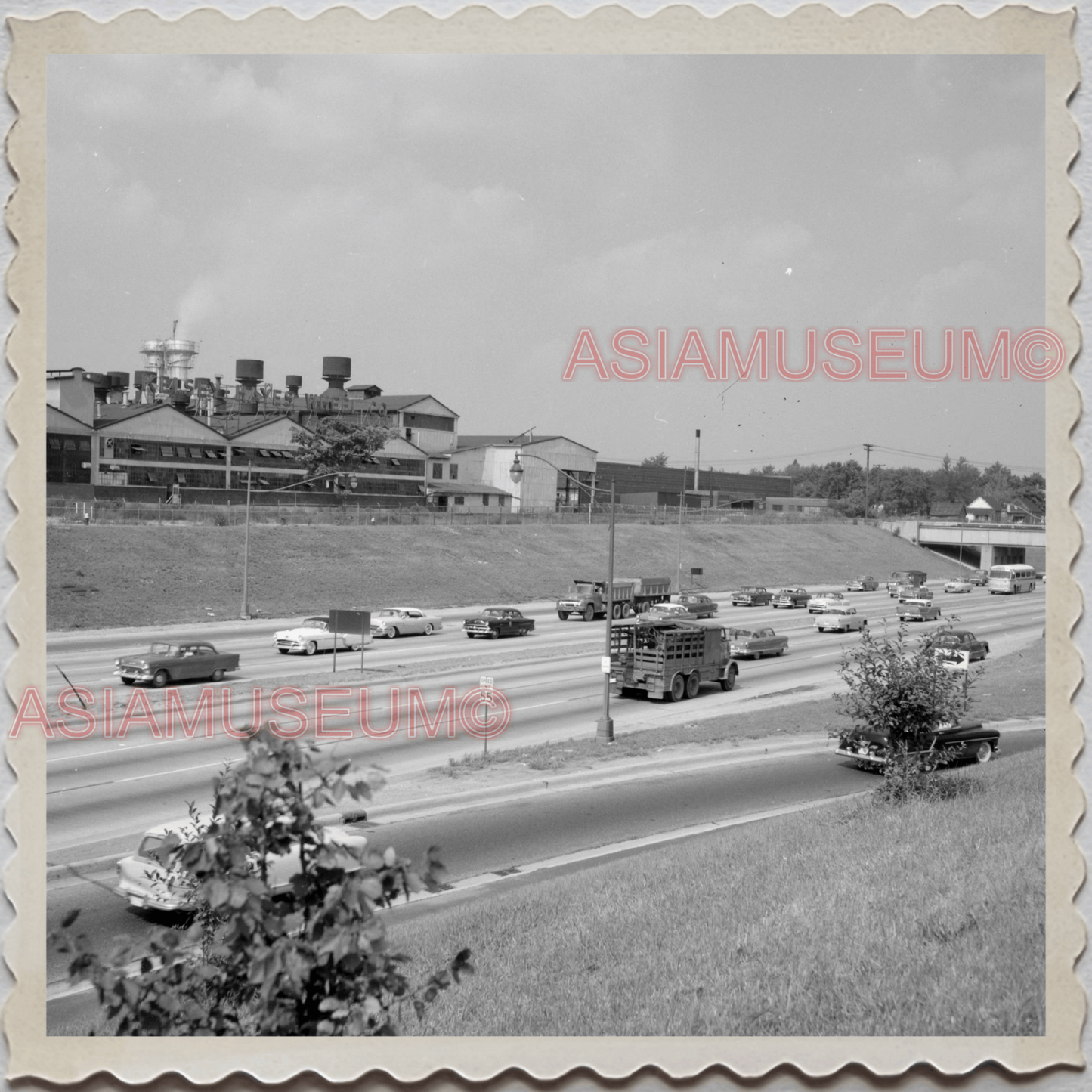 50s DETROIT MICHIGAN WAYNE COUNTY CAR TRAFFIC HIGHWAY US VINTAGE USA Photo 12409